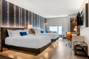 Zimmer, 2 Queen-Betten, barrierefrei, Nichtraucher | Hochwertige Bettwaren, Zimmersafe, Schreibtisch