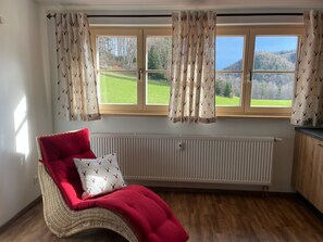 Interior - Ferienwohnung 73 qm, Separates Schlafzimmer und West-balkon, App. 25 (Aschau im Chiemgau)