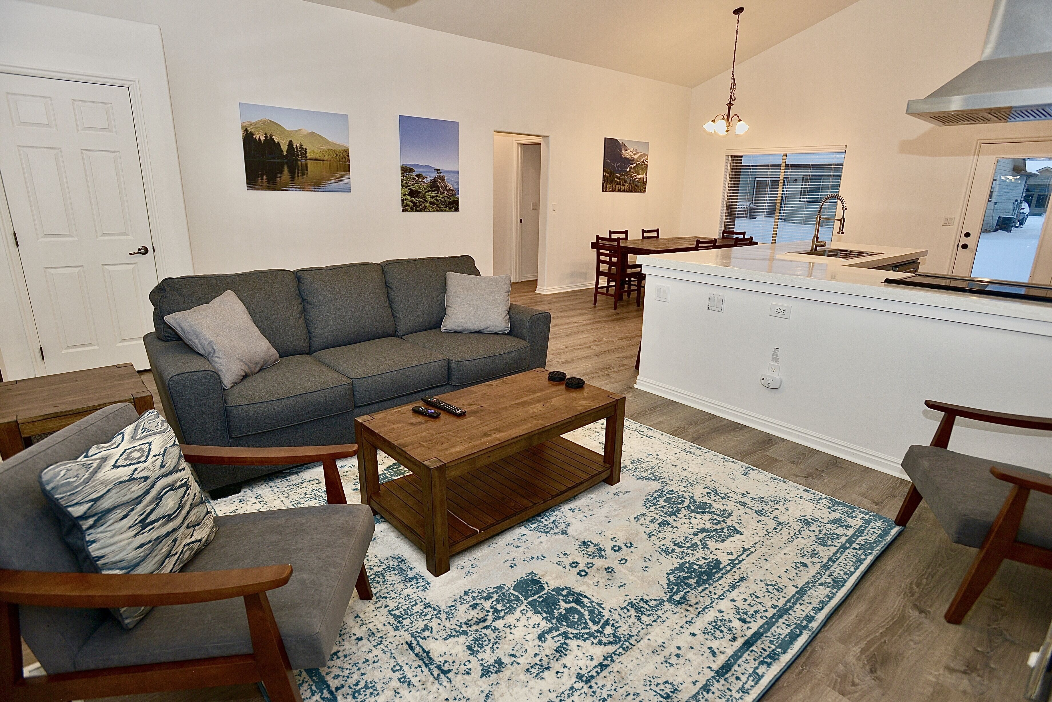 Banjo Adventure - Near Tamarack, Jug Mtn, Lake Cascade, McCall - Fireplace - Pets ok - Wifi - AC