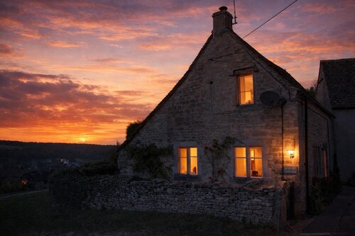 Newton Cottage | Grade II Listed | Amberley