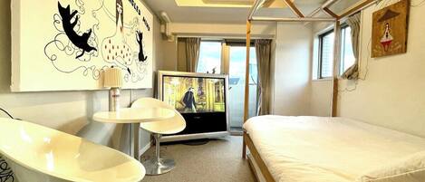 1 bedroom, desk, WiFi, bed sheets