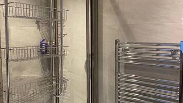 Apartment (2 Bedrooms) | Bathroom | Separate bathtub and shower