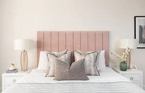 Room - New Stylish & Contemporary 2BD Flat High Wycombe (High Wycombe)