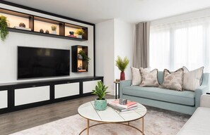 Leilighet (2 Bedrooms) | Oppholdsområde | TV