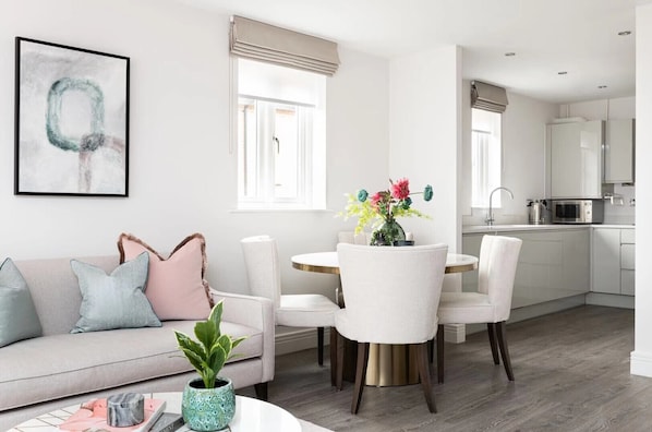 Leilighet (2 Bedrooms) | Diverse