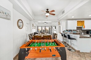 غرفة الألعاب