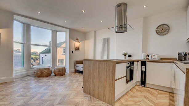 Apartment | Private kitchen | Full-sized fridge, microwave, oven, stovetop