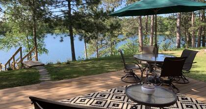 Charming Log Cabin on beautiful environmental lake