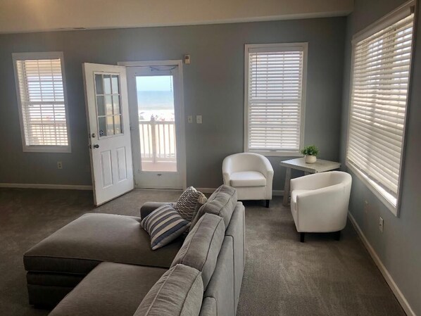 Smart TV, libros y impresora 