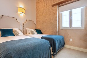 2 makuuhuonetta, silitysrauta/-lauta, Wi-Fi, vuodevaatteet