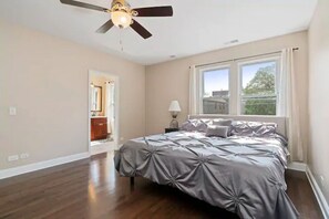 4 habitaciones, escritorio, tabla de planchar con plancha y wifi gratis