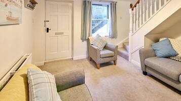 House | Living area | Flat-screen TV