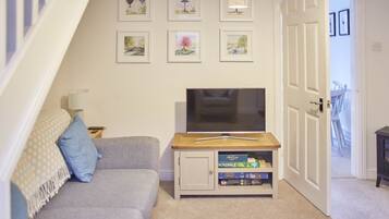 House | Living area | Flat-screen TV