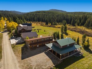 Exterior - 7 Min to Yellowstone | Sleeps 7 Open Loft Room The Bunk House (West Yellowstone)
