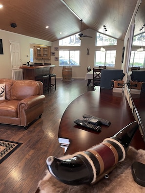Interior - Cozy Cabin in the Woods (Arnold)