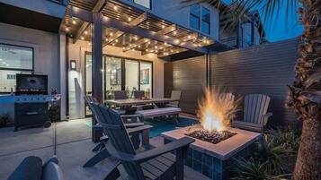 屋外ダイニングエリア