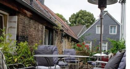 Historic House Kettwig center w Private Patio