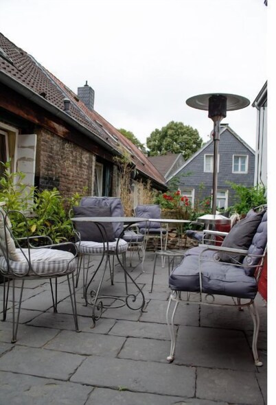 Historic House Kettwig center w Private Patio