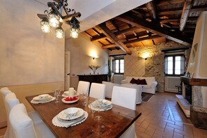 Dining - Residence Antica Torre Del Nera (Scheggino)