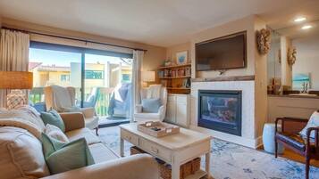 Smart TV, fireplace, table tennis