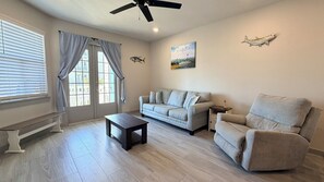 TV, lettore DVD, studio