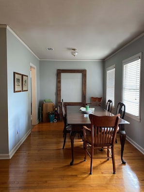 Dining - Charming Home in East Hill, nearby neighborhood parks, bayou, beach and downtown (Pensacola)