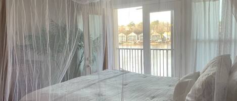 4 室のベッドルーム、セーフティボックス (室内)、旅行用ベビーベッド、WiFi (無料)