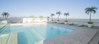 Everything you need on the Malecon -1503 T eMe