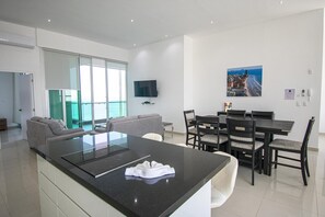 Interior - Everything you need on the Malecon -1503 T eMe (Mazatlán)