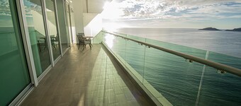 Beautiful Malecon and Beyond 1502 Torre eMe