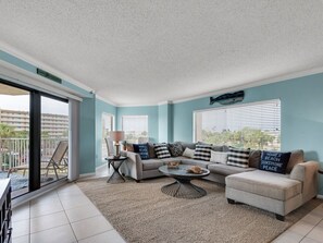 Smart-TV, Kamin, DVD-Player