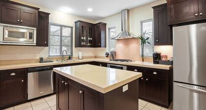 ⭐️Rare⭐️Modern 4BR/3.5BA Home⭐️ Work from Home