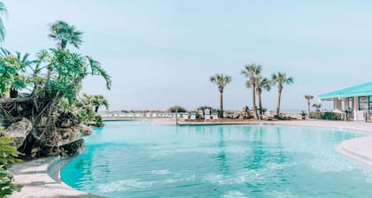 Sand Dollar Villa 504: closest to beach, restaurants, convention, no resort fee