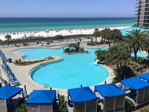 ⛱️ Sun-drenched Sand Dollar Villa | ground floor, easy walk to beach and dining
