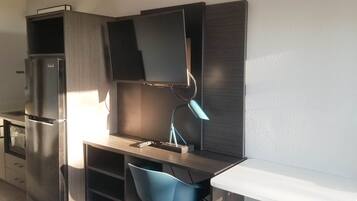 Full-size fridge, microwave, coffee/tea maker