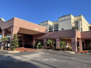 Exterior - Karma Nest Extended Stay Suites (Tampa)