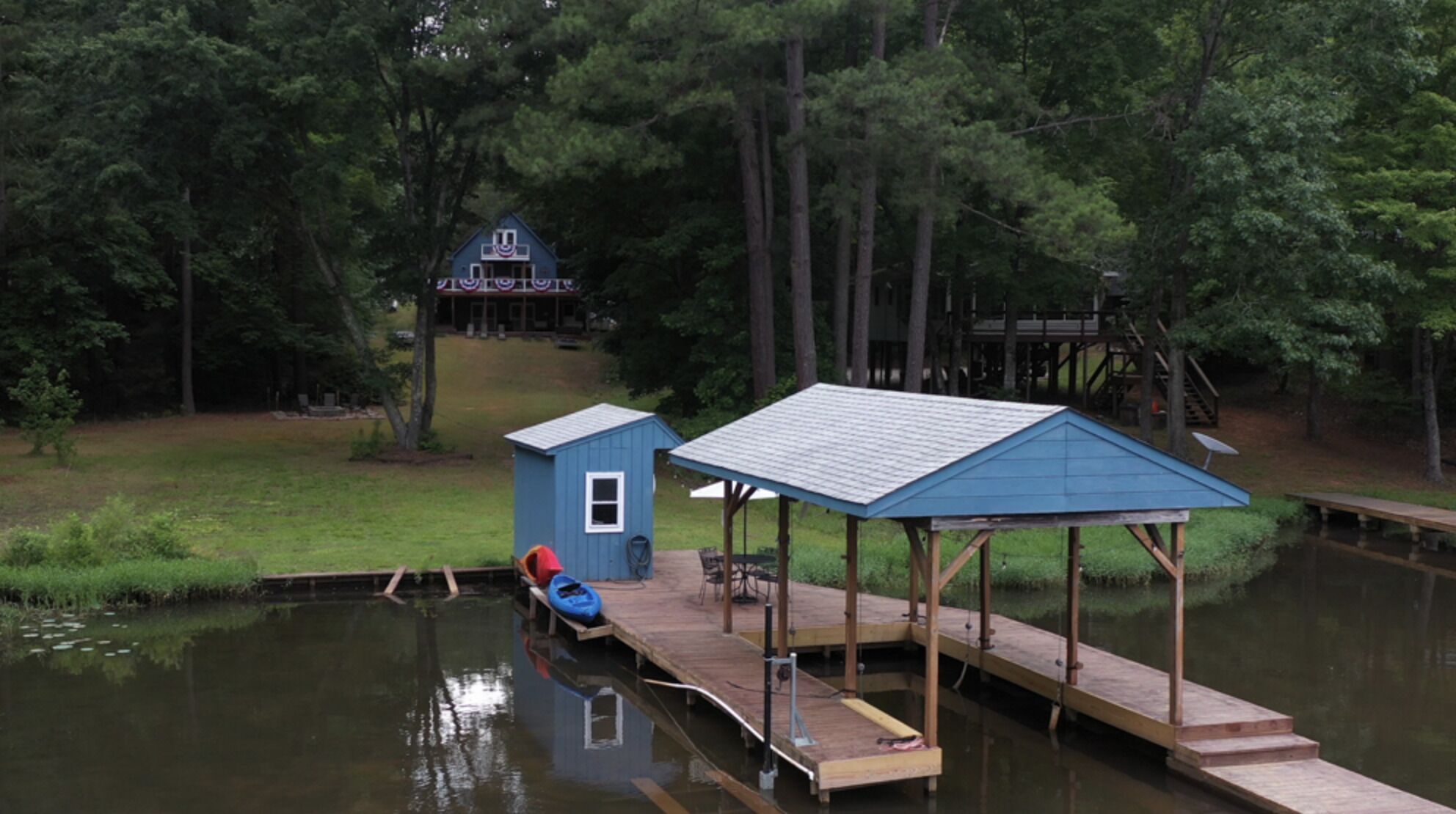 BlueFox: 4 BR 3.5 Bath Waterfront Escape UPDATED!
