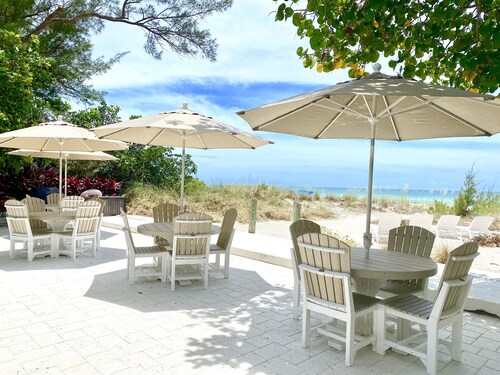 Sailfish Gulf Suites #3, Modern Amenities, Steps to the Beach