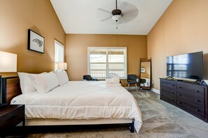 3 slaapkamers, een strijkplank/strijkijzer, wifi, beddengoed