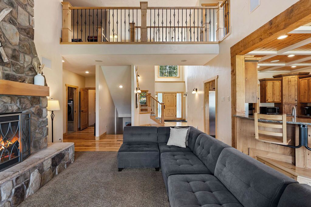 Smart TV, fireplace, video games, DVD player