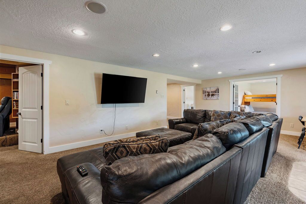 Smart TV, fireplace, video games, DVD player