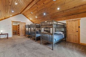 9 bedrooms, desk, iron/ironing board, travel crib