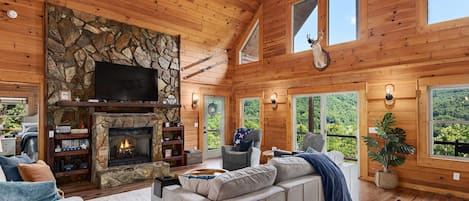 Smart TV y chimenea
