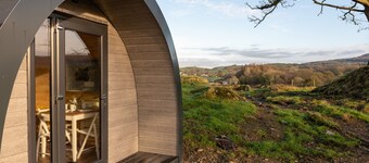 The Pig Pod -  Luxury Family pod with underfloor heating on a working farm