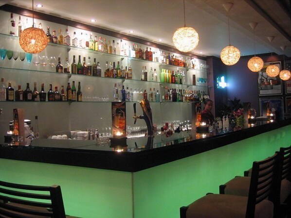 Bar (on property) - Ricos Hotel Patong (Patong)