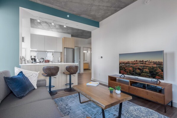 テレビ、ステレオ