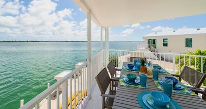 **TURTLE COVE VIEWS @ VENTURE OUT** 2BR/2BA Cottage +35’ Private Slip | 80’ Pool