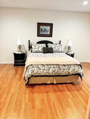 3 chambres, fer et planche à repasser, lit parapluie, Wi-Fi gratuit