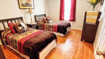 3 bedrooms, iron/ironing board, travel crib, free WiFi