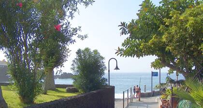 Terrace, sea view, WiFi, A/C, swimming pool, 50 mts. from the beach